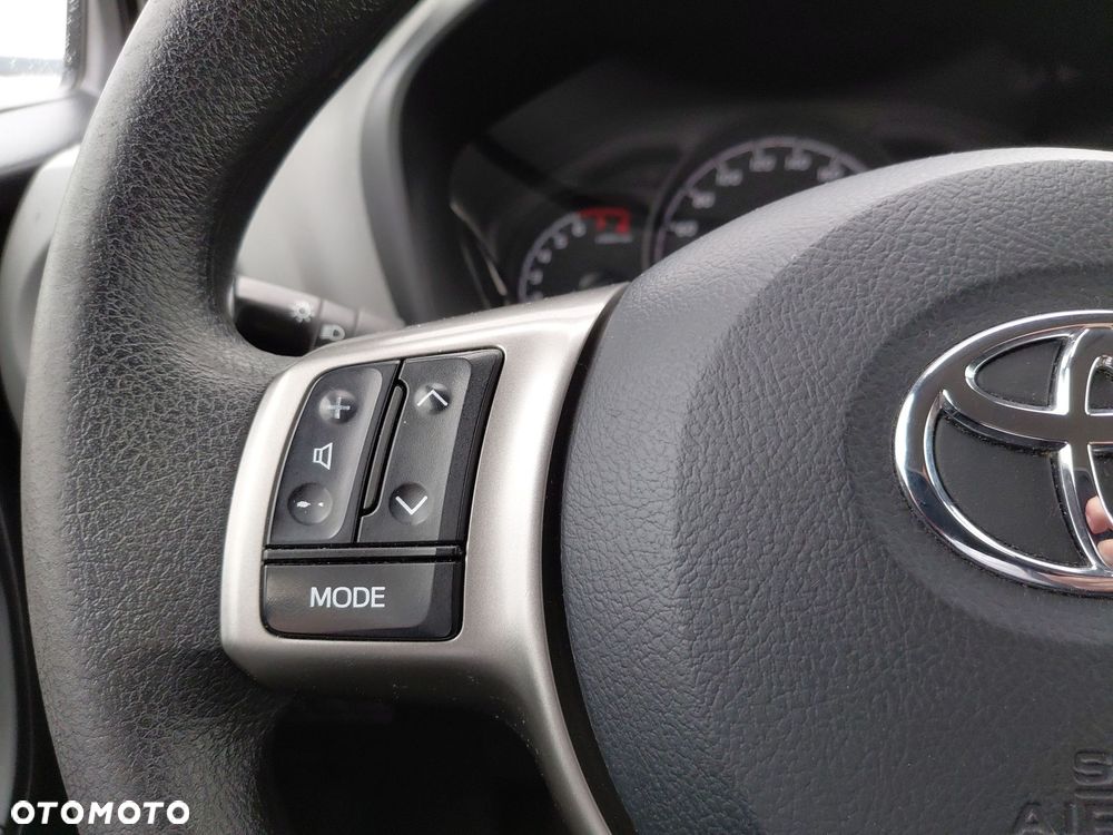 Toyota Yaris - 22