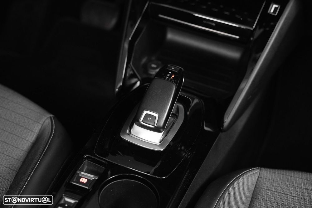 Peugeot 2008 1.5 BlueHDi Allure EAT8 - 29