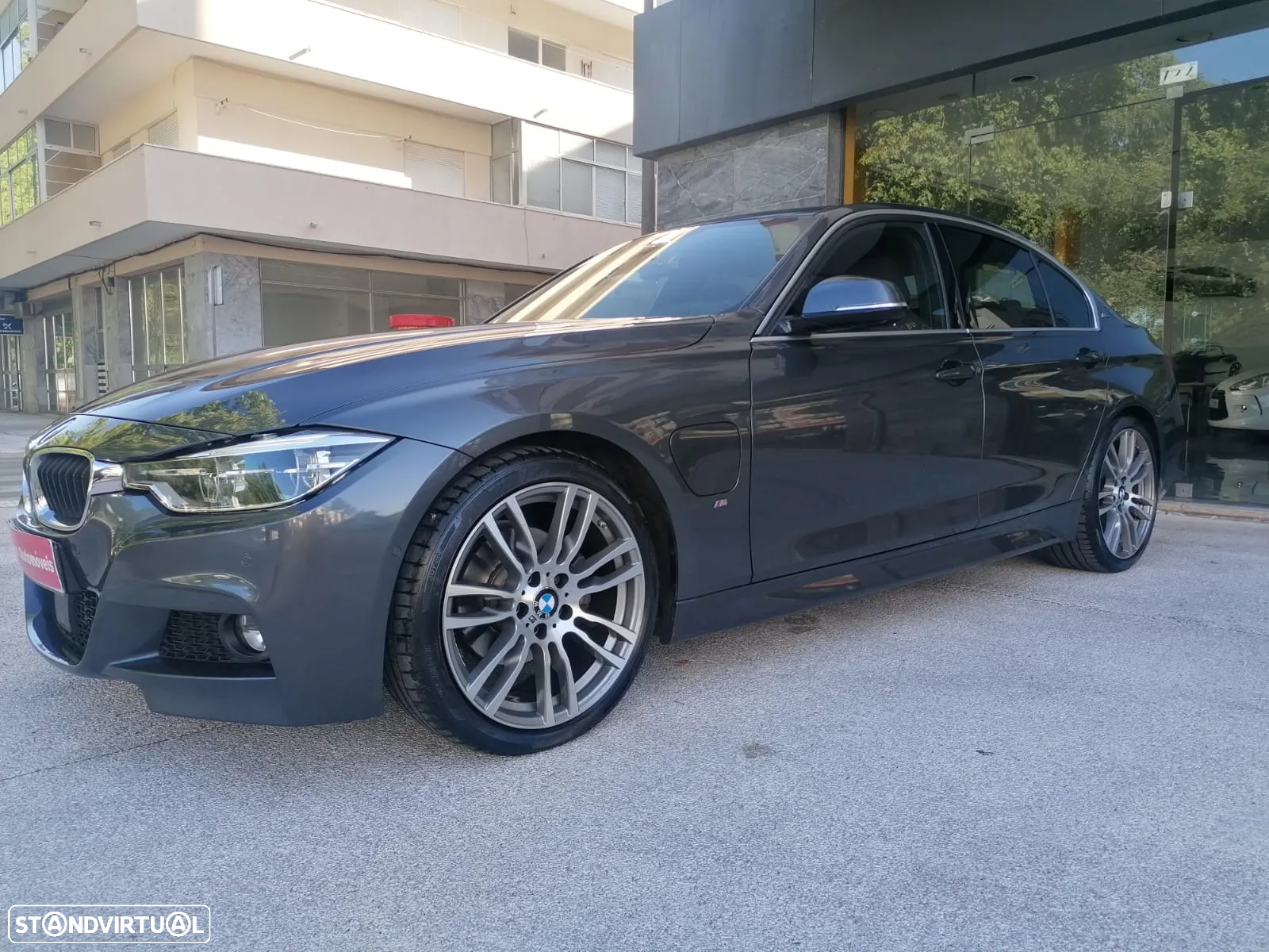 BMW 330 e iPerformance Pack M - 38