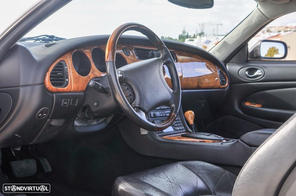 Jaguar XK XK8 4.0 Coupé Pele - 3