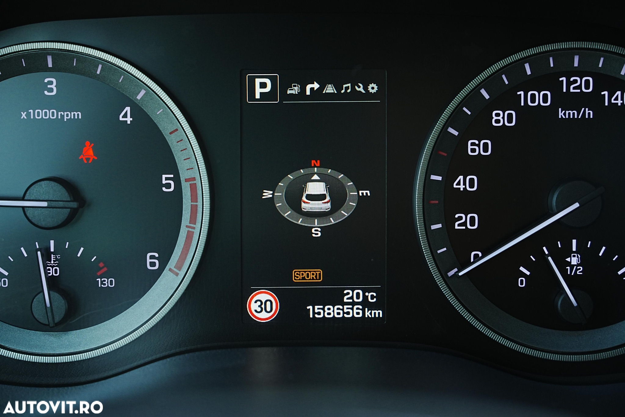 Hyundai Tucson blue 1.7 CRDi 2WD DCT Premium - 28