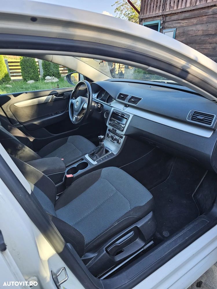 Volkswagen Passat 1.6 TDI BlueMotion Technology Comfortline - 10