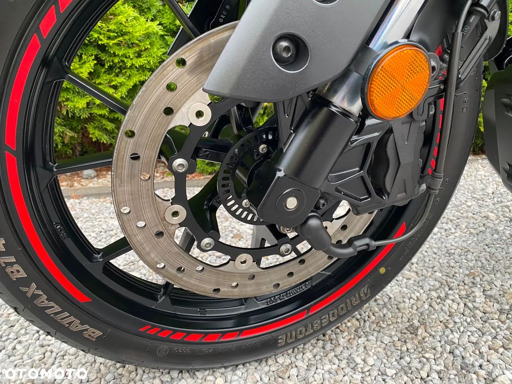 Yamaha MT - 29