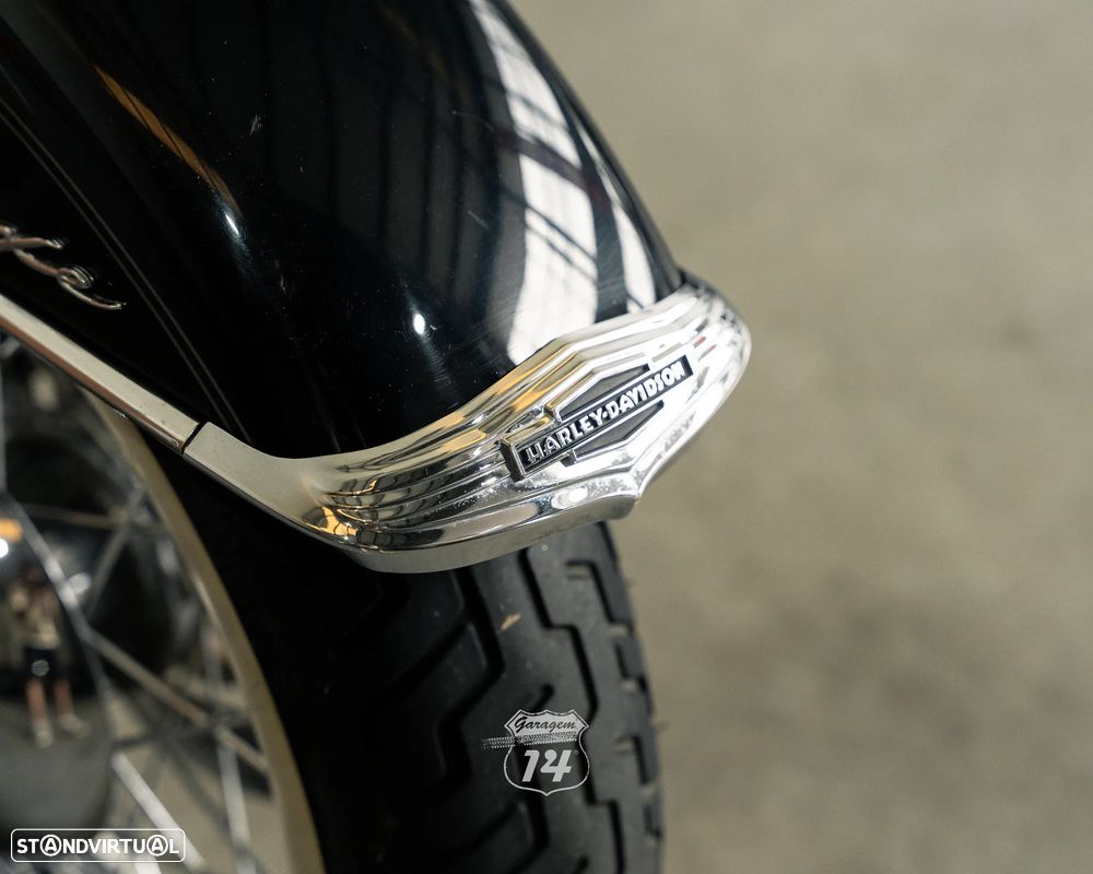 Harley-Davidson FLST Softail Deluxe - 12