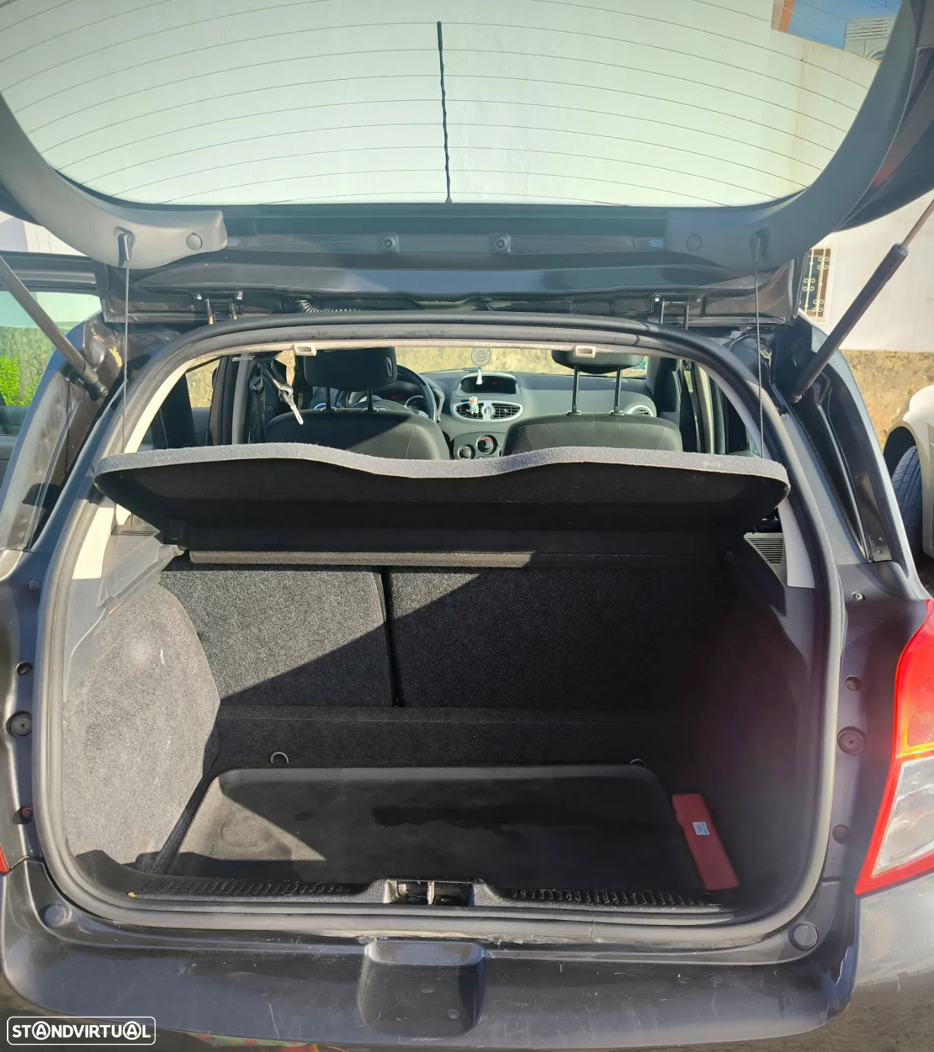 Renault Clio 1.2 16V Confort - 4