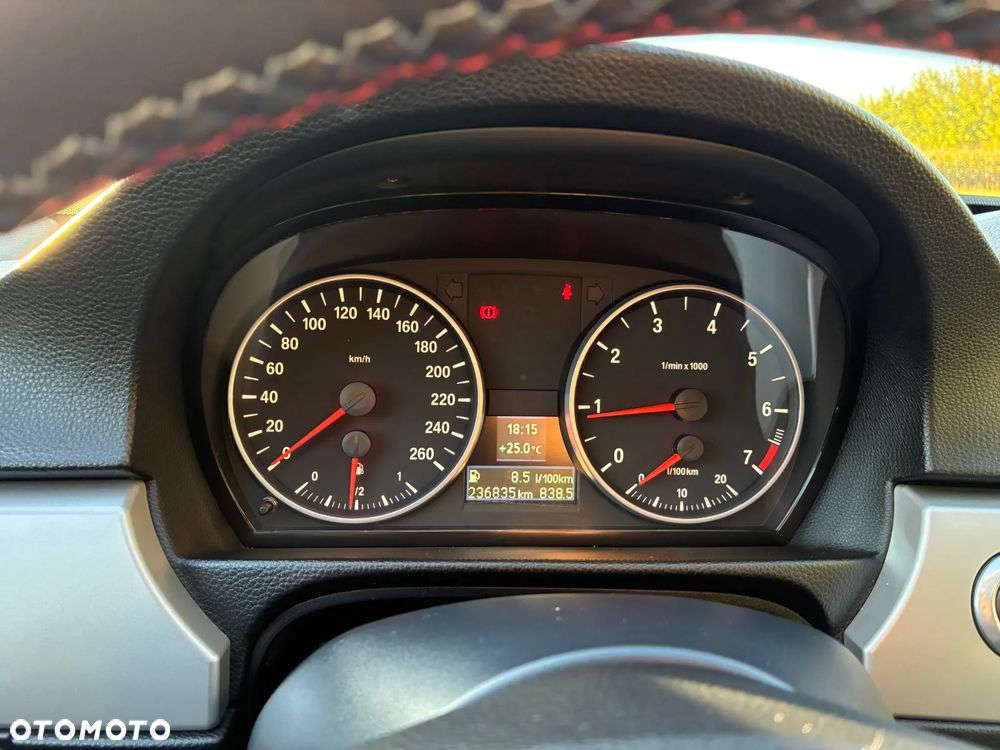 BMW Seria 3 320i - 13