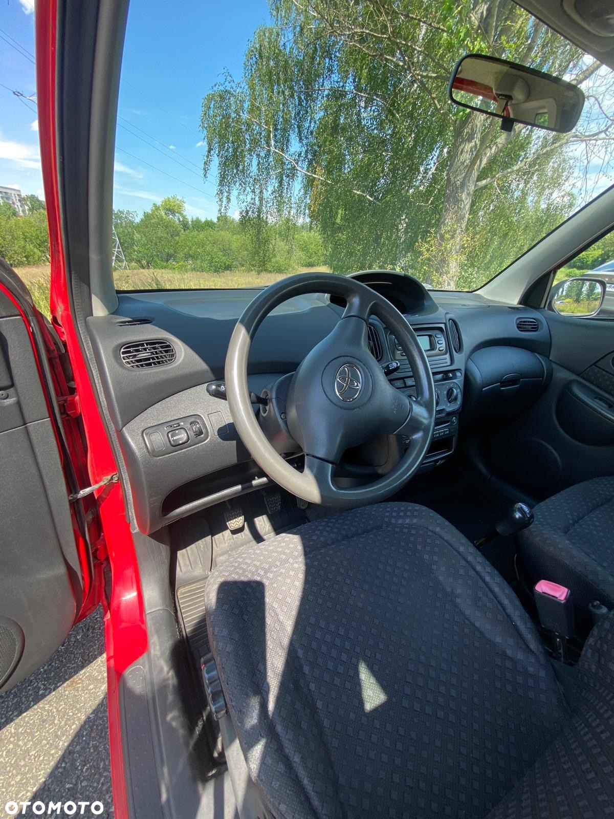 Toyota Yaris Verso 1.3 - 6