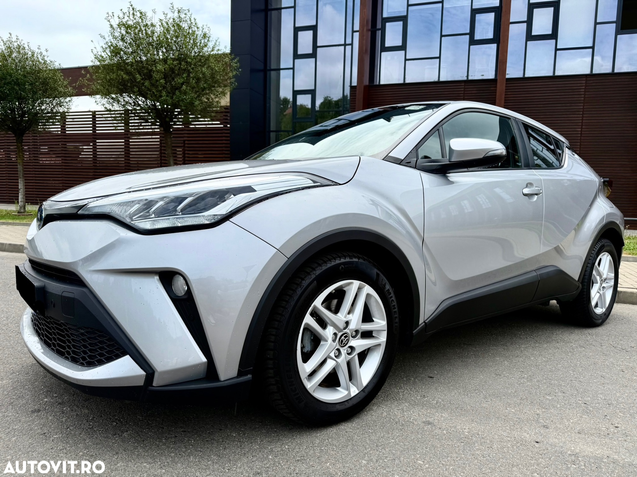 Toyota C-HR Hybrid Business-Edition - 3