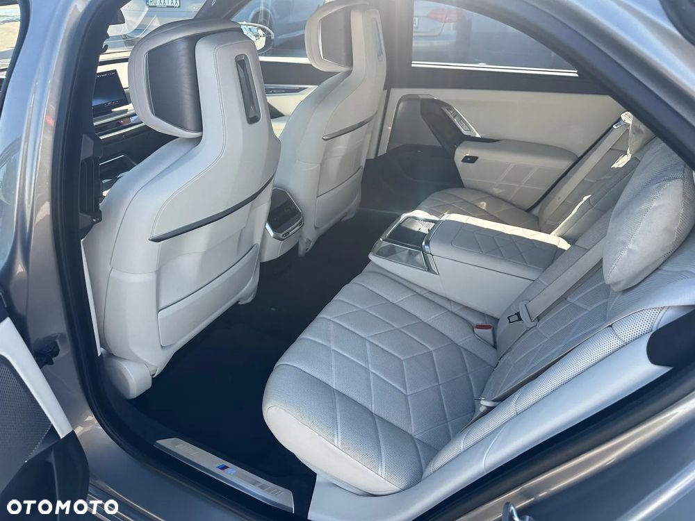 BMW Seria 7 - 7