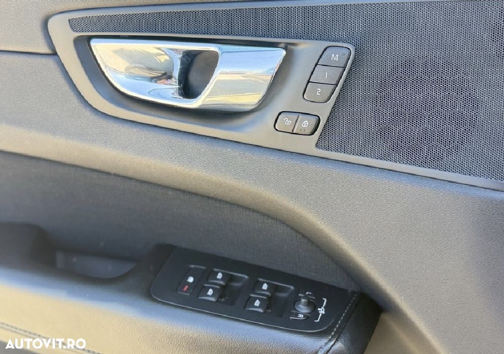 Volvo XC 60 T5 AWD Momentum - 13