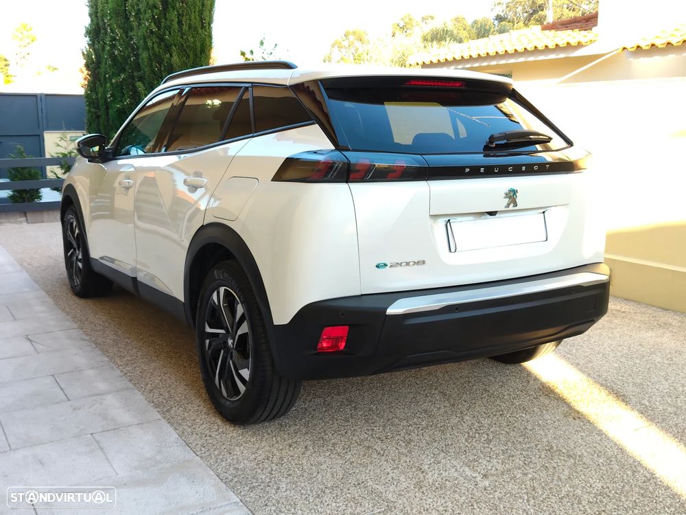 Peugeot e-2008 Allure Pack - 17