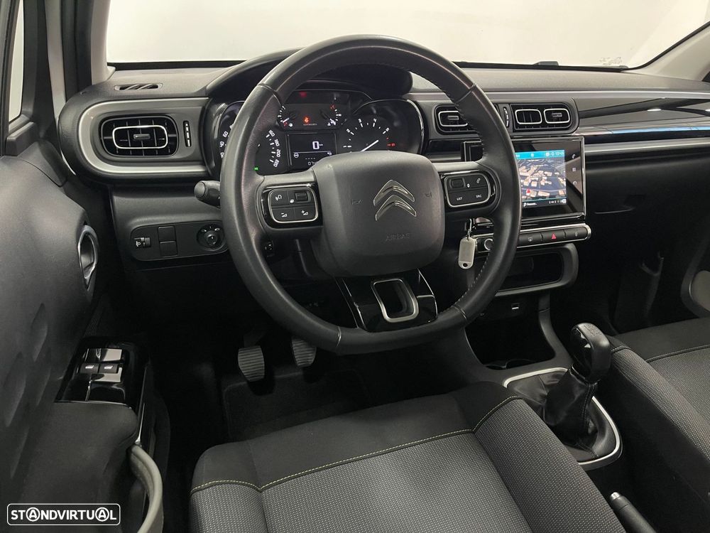 Citroën C3 1.2 PureTech Shine - 25