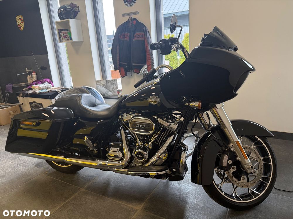 Harley-Davidson Touring Road Glide - 1