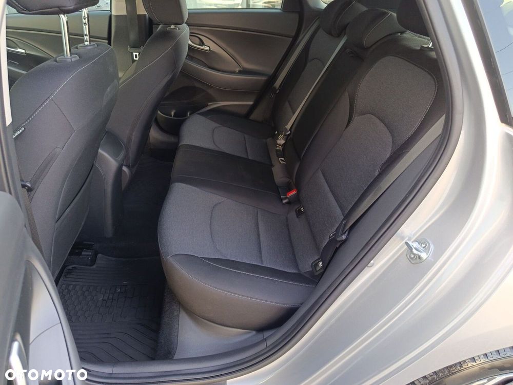 Hyundai i30 1.5 T-GDI 48V Smart - 13