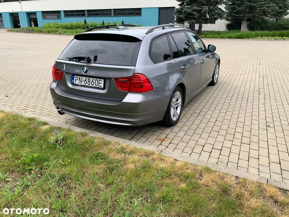 BMW Seria 3 318i - 13