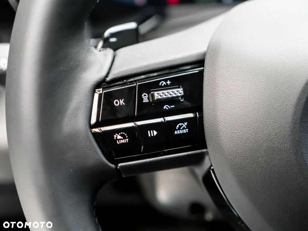 Alfa Romeo Junior 1.2 mHEV Ibrida Speciale eDCT - 23