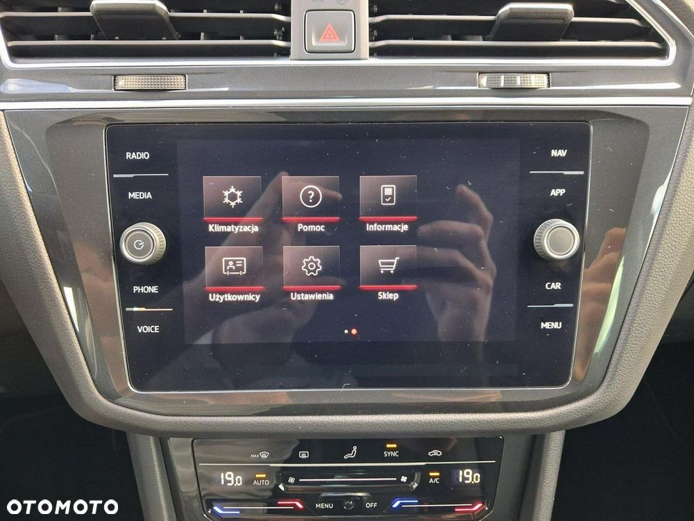 Volkswagen Tiguan - 23