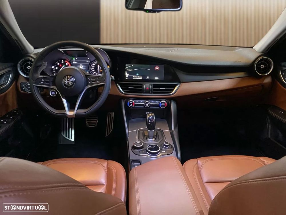 Alfa Romeo Giulia 2.2 D Super AT8 - 9