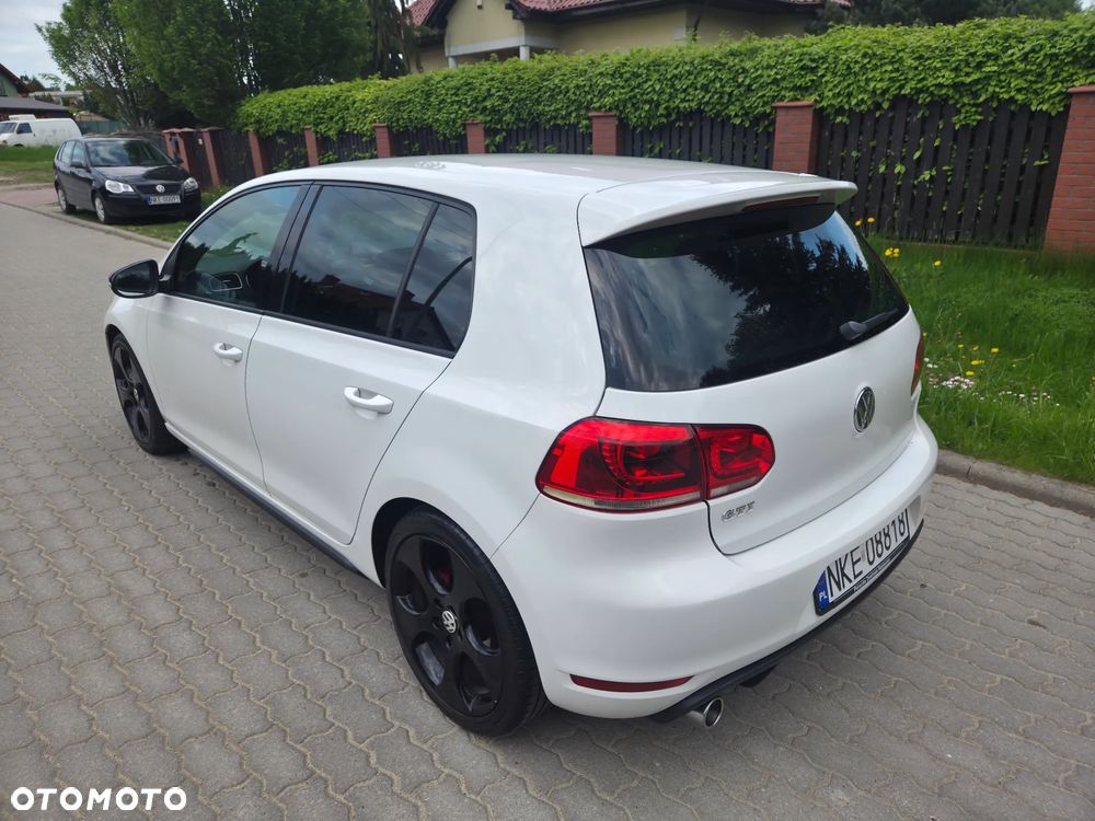 Volkswagen Golf 2.0 GTI DSG - 5