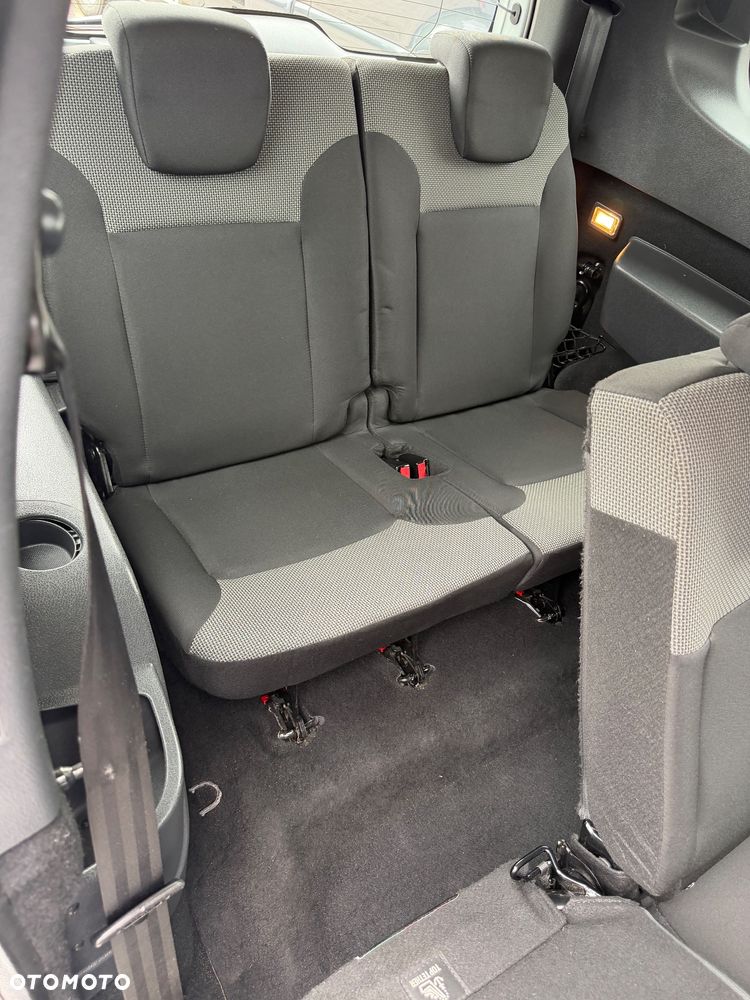 Dacia Lodgy 1.3 TCe Laureate S&S - 24
