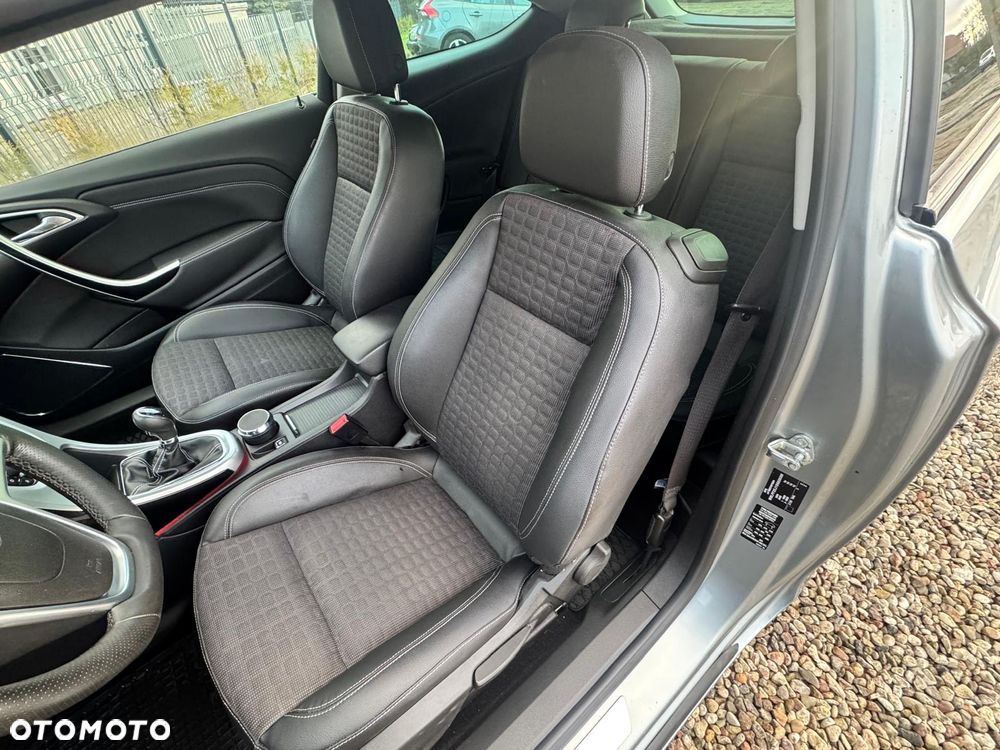 Opel Astra 1.6 Turbo Cosmo - 23