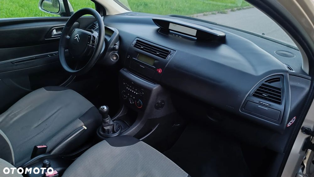 Citroën C4 1.4 16V SX - 12