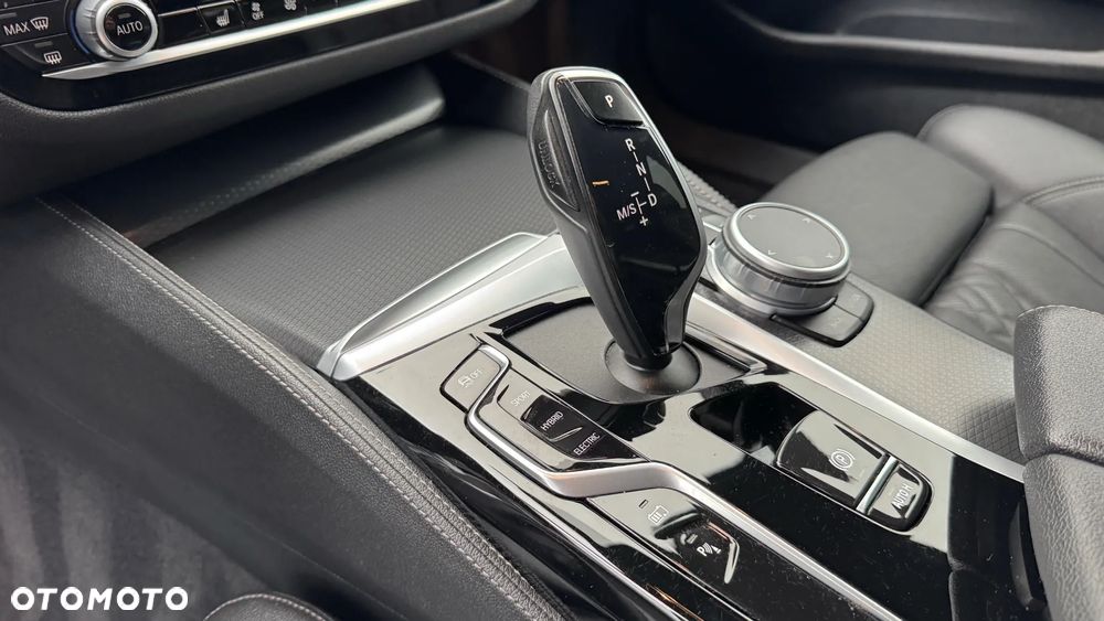 BMW Seria 5 530e M Sport sport - 23