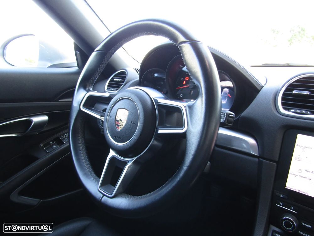 Porsche 718 Boxster 2.0T - 23