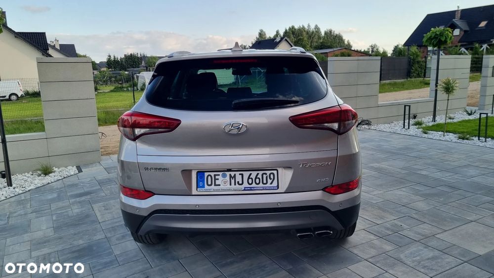 Hyundai Tucson 2.0 CRDi 4WD Automatik Intro Edition - 4