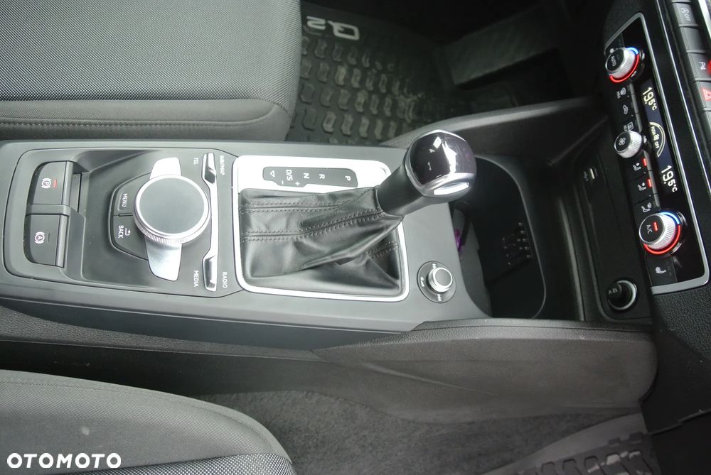Audi Q2 35 TFSI S tronic design - 11