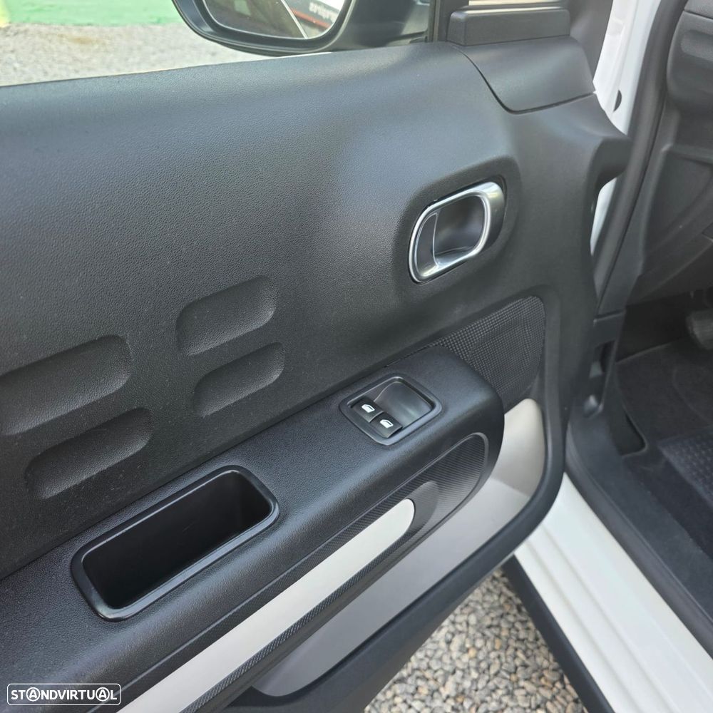 Citroën C3 1.2 PureTech Feel EAT6 - 17