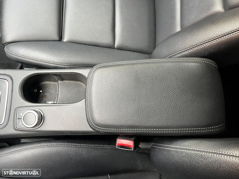 Mercedes-Benz A 180 - 40