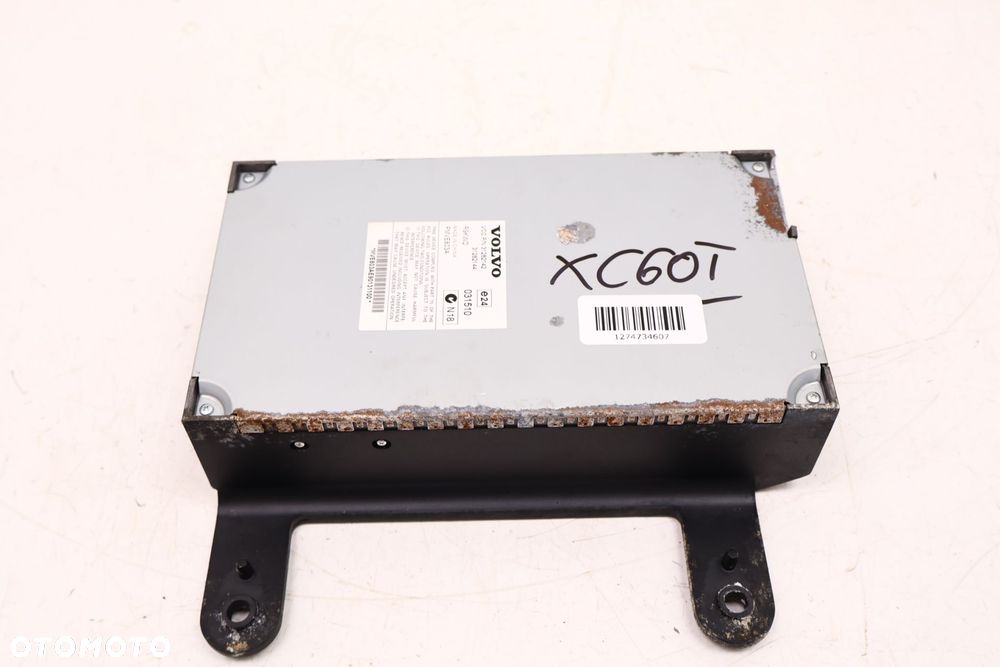 VOLVO XC60 I WZMACNIACZ RADIA 31282142 - 7