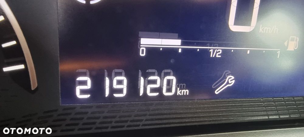 Peugeot 208 - 10