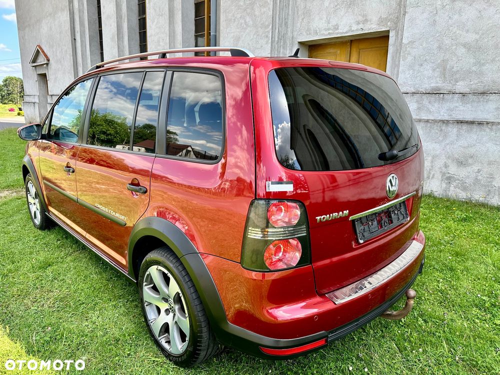 Volkswagen Touran 1.4 TSI DSG Cross - 5