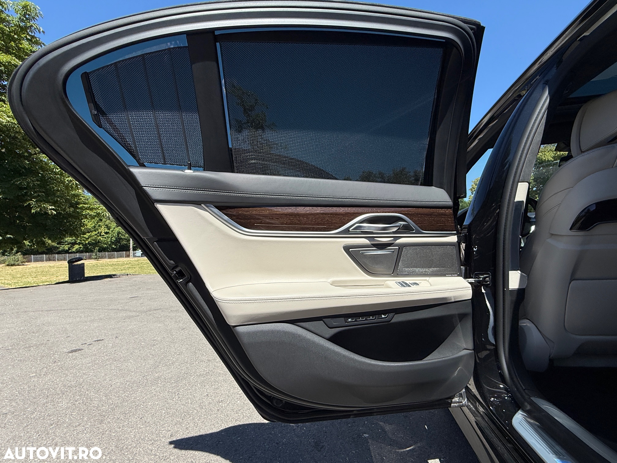 BMW Seria 7 750Li xDrive - 21