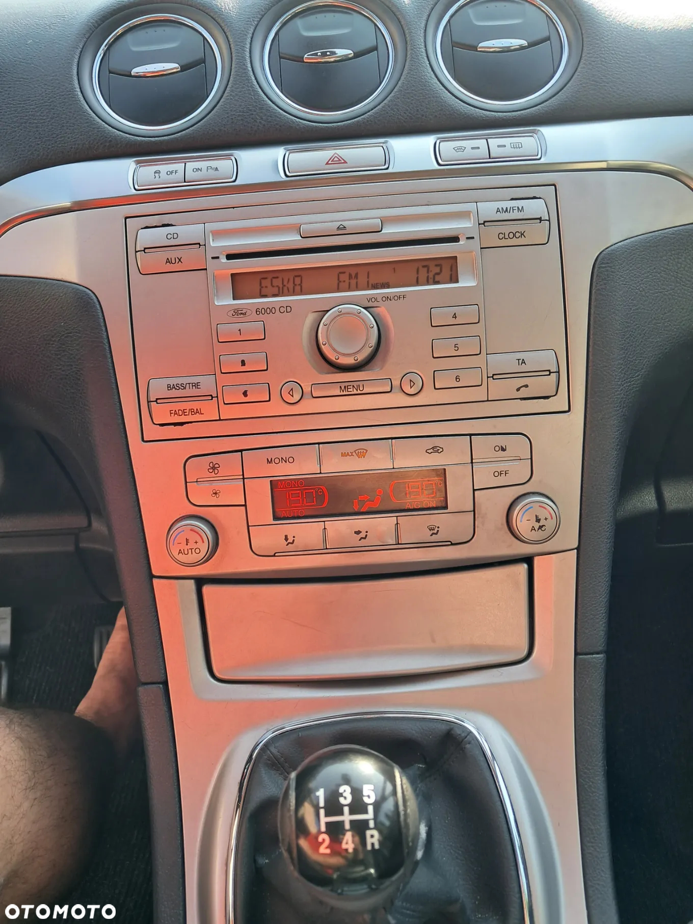 Ford S-Max - 14