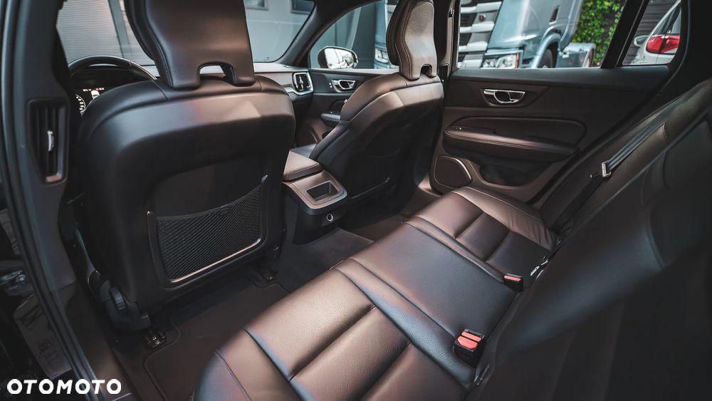 Volvo V60 D3 Momentum - 36
