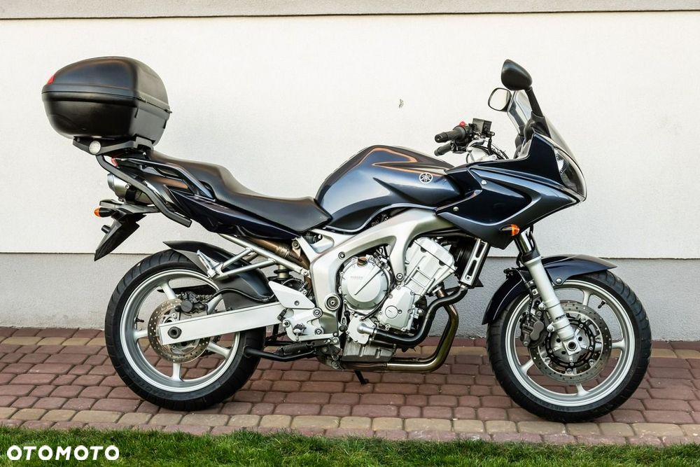 Yamaha FZ - 2