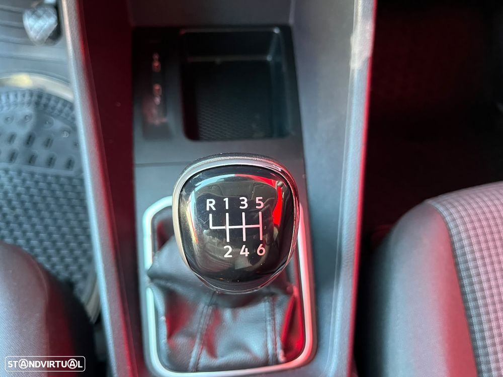 VW Caddy 2.0 TDI - 26