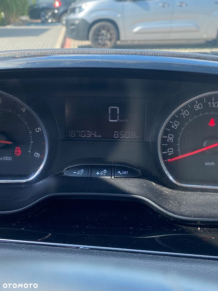 Peugeot 208 1.4 HDi Access - 24