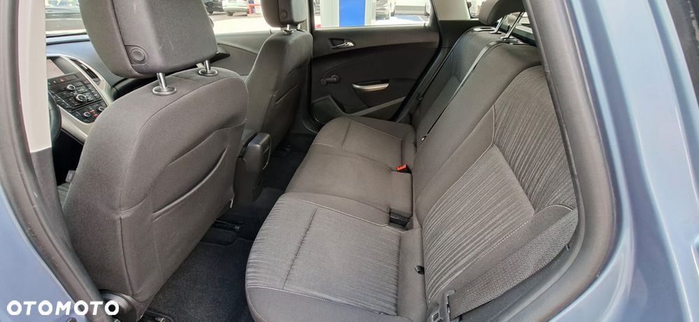 Opel Astra 1.6 Turbo Design Edition - 22