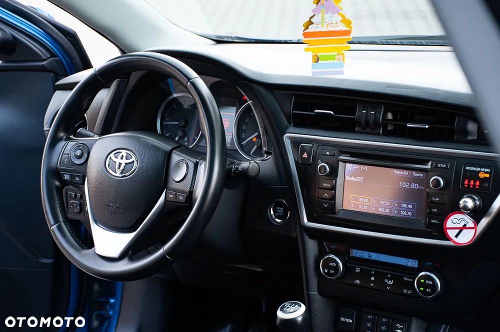 Toyota Auris 2.0 D-4D Executive - 19