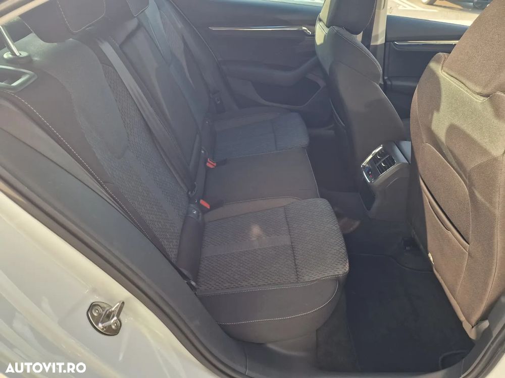 Skoda Octavia 2.0 TDI DSG Style - 29