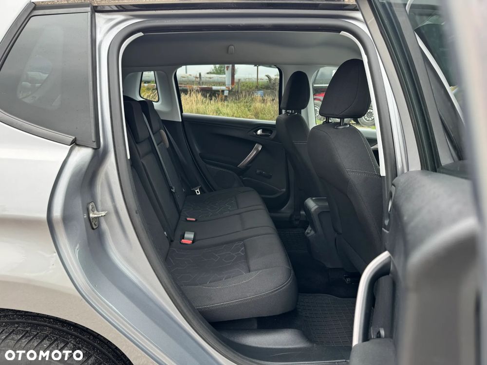 Peugeot 2008 1.2 Pure Tech Style S&S - 25