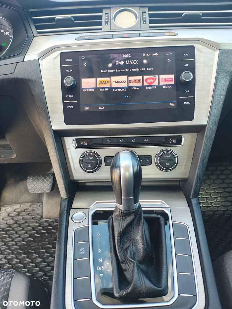 Volkswagen Passat - 17