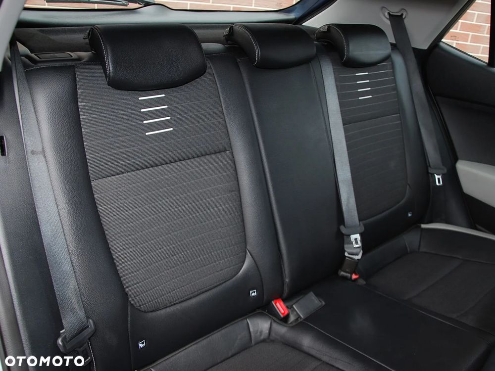Kia Stonic 1.2 L - 12