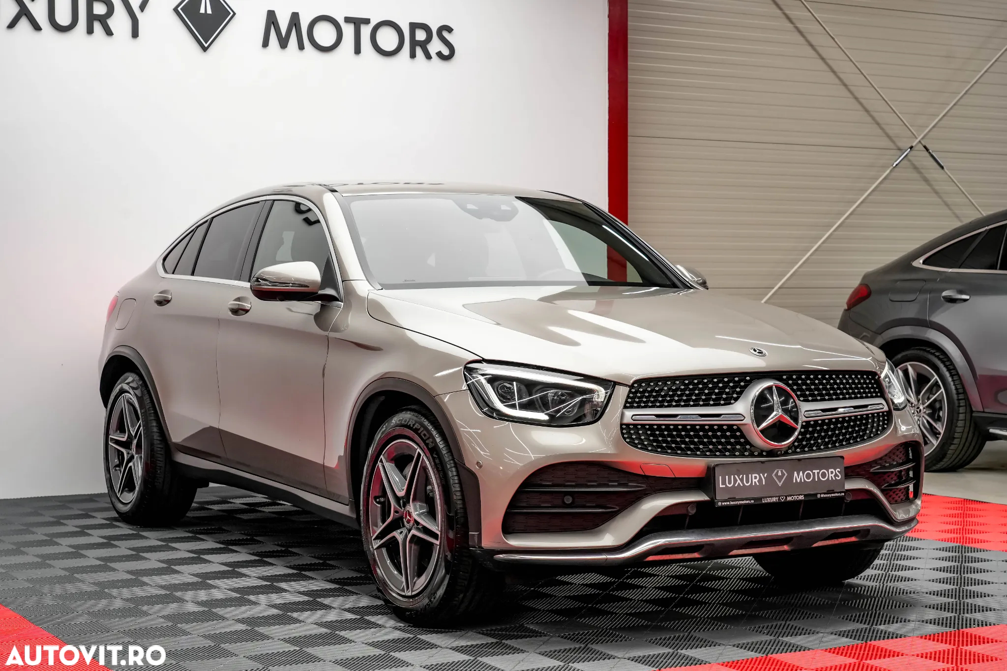 Mercedes-Benz GLC Coupe 200 d 4Matic 9G-TRONIC AMG Line - 4