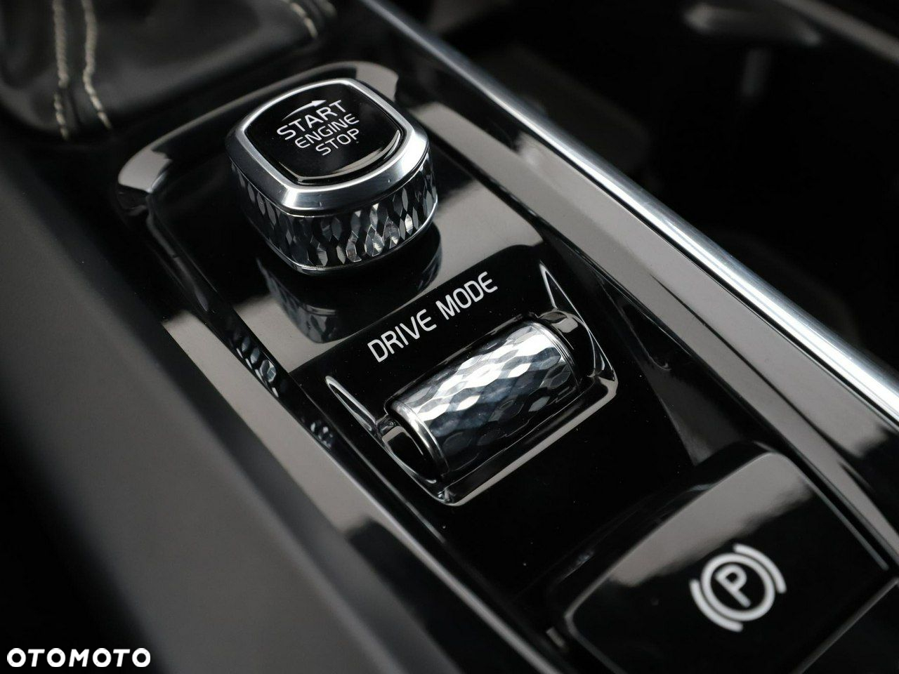 Volvo XC 60 D4 AWD Geartronic RDesign - 30