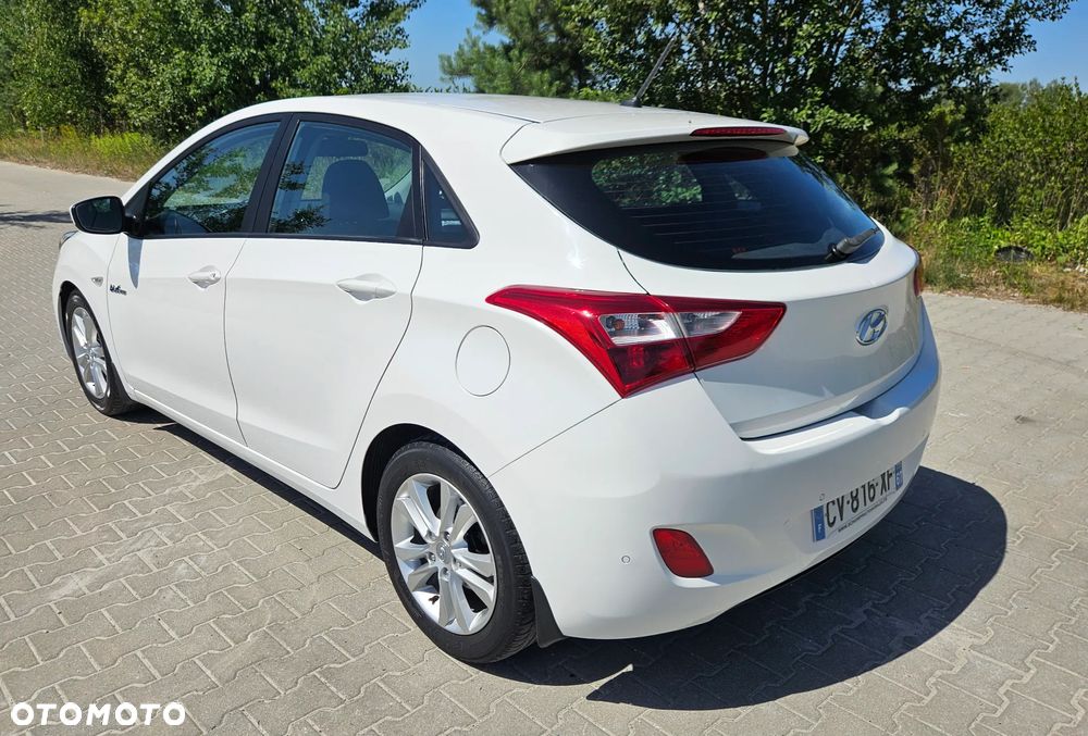 Hyundai i30 blue 1.6 CRDi Style - 18